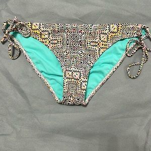 LA HEARTS. SIZE L. Multicolored Swim Bottom.
